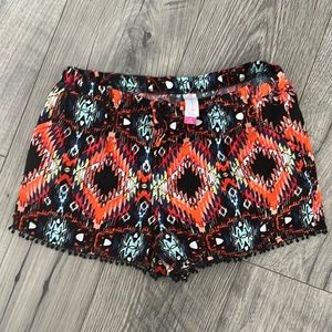 Elastic waistband shorts